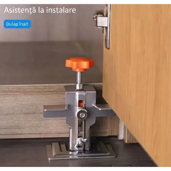 Instrument ABYZ montat pe raftul unui dulap suspendat pentru reglarea fina a alinierii usii de mobilier.